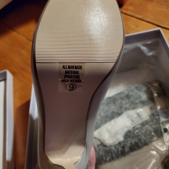 BNIB Stilleto Fur Top Boots - Picture 3 of 3
